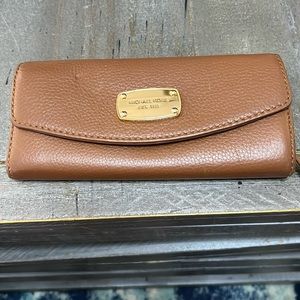 Michael Kors, jet set, slim, flap, pebble, leather wallet